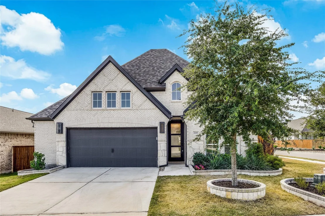 Photo of 200 Green Knoll LN