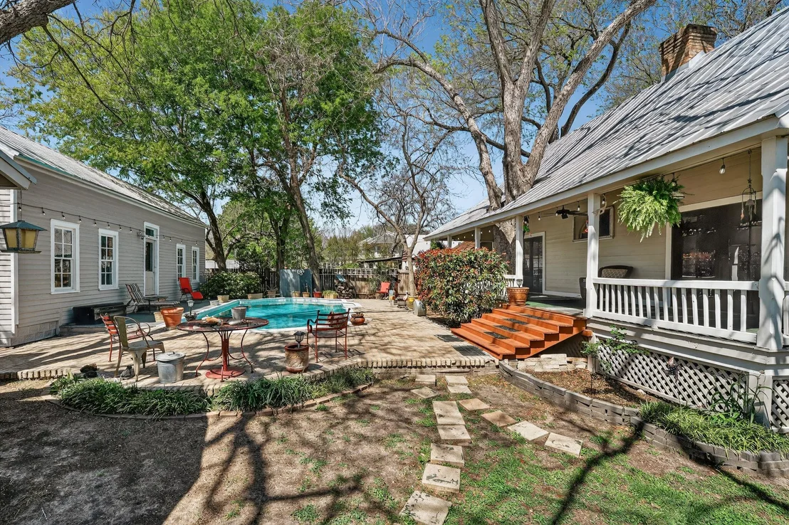 Photo of 1402 Pecan ST