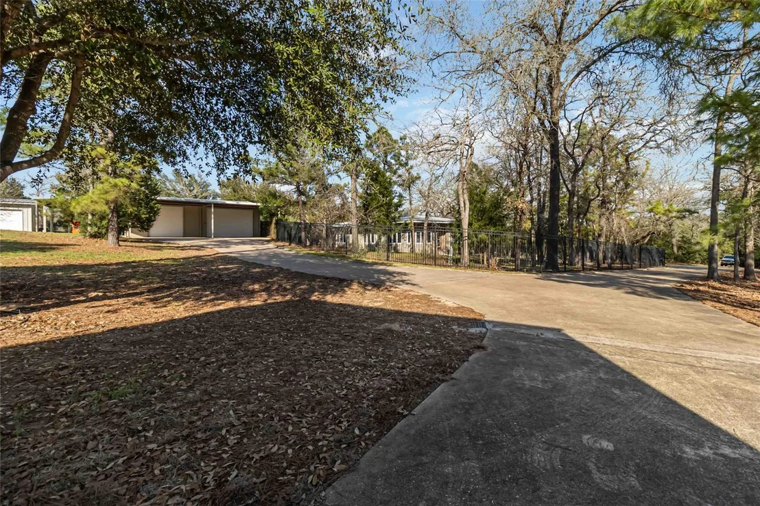 Photo of 172 William Higgins DR