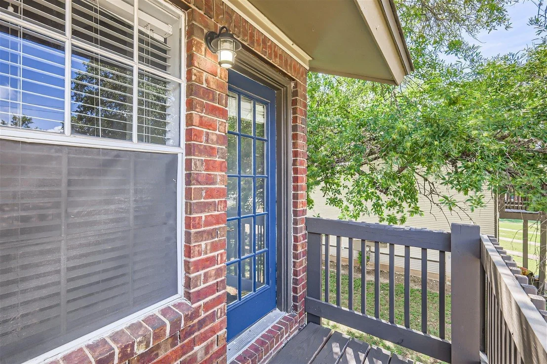 Photo of Unit D at 1830 River Crossing CIR