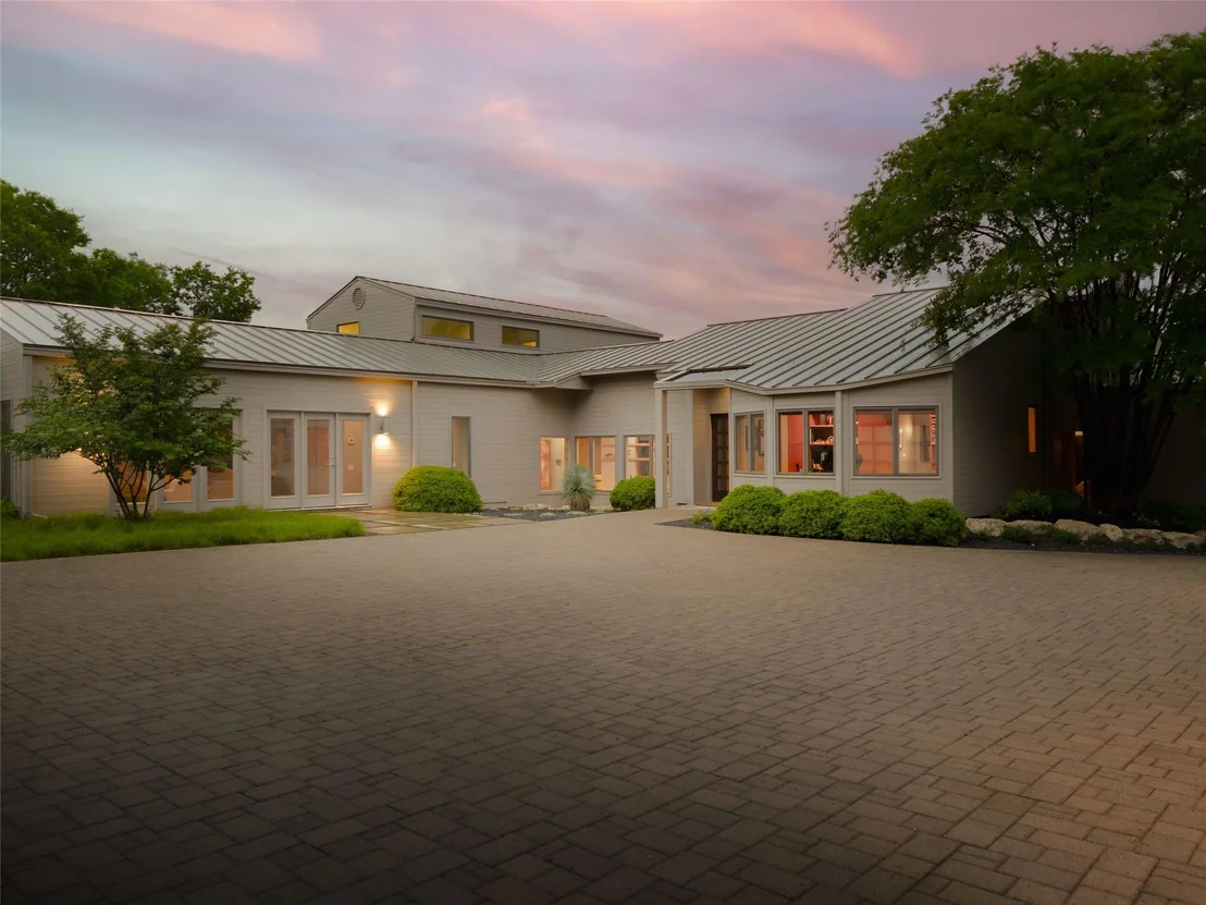 Photo of 1 Ehrlich RD