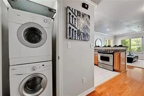 Photo of Unit 3 at 3009 Speedway