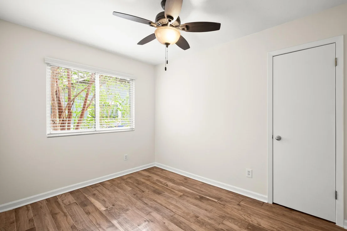 Photo of 1604 Sahara Ave