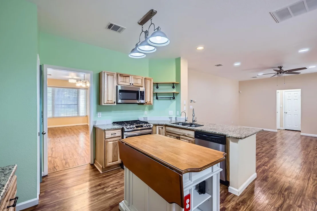 Photo of 2708 Winding Brook DR