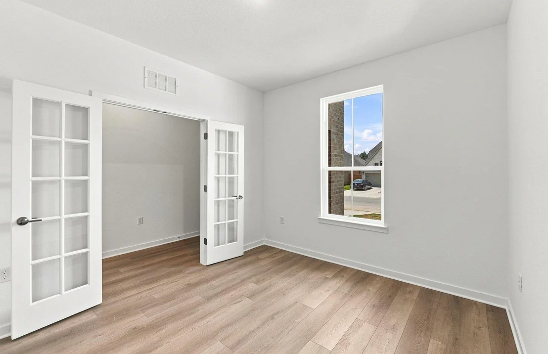 Photo of 129 Adlai Ave