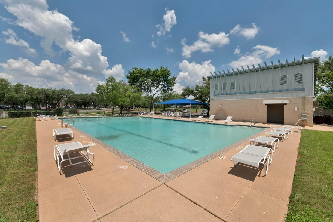 Photo of 1402 Highland DR