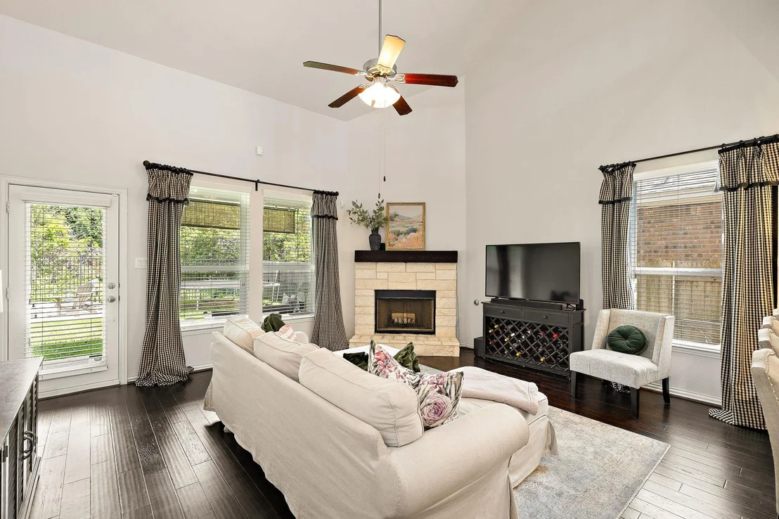Photo of 223 Volterra CV