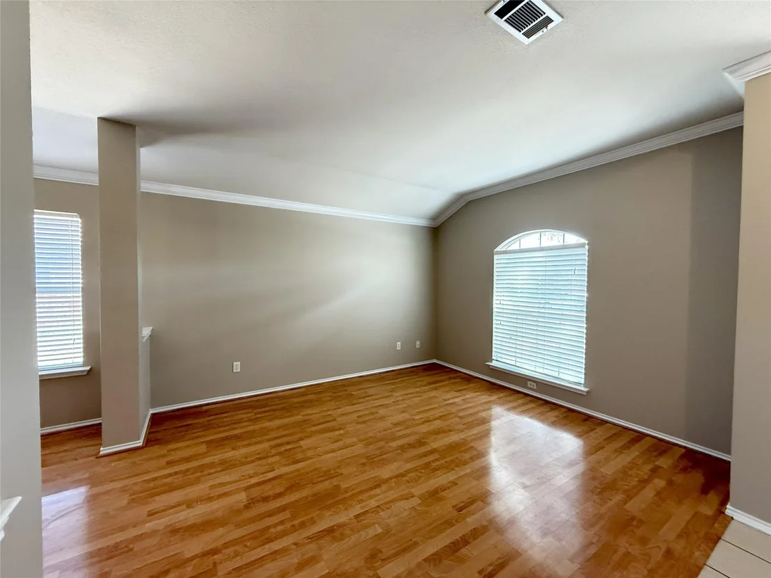 Photo of 2110 Thunderbird DR