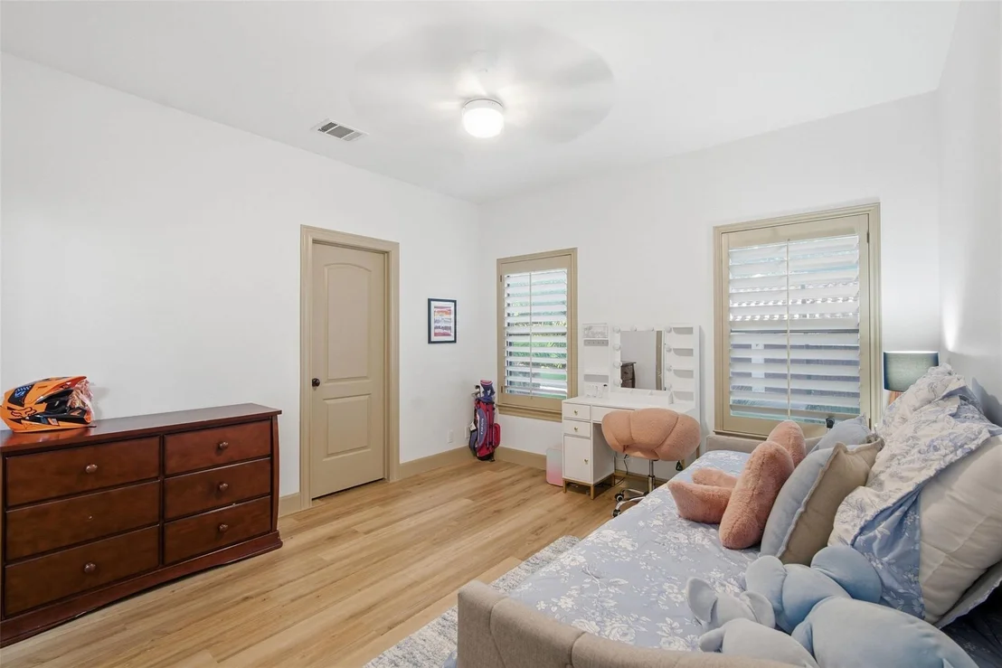 Photo of 108 Crest View DR
