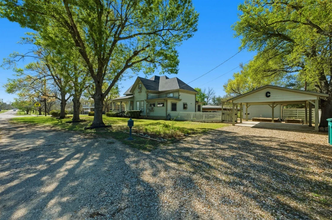 Photo of 100 W 11th ST