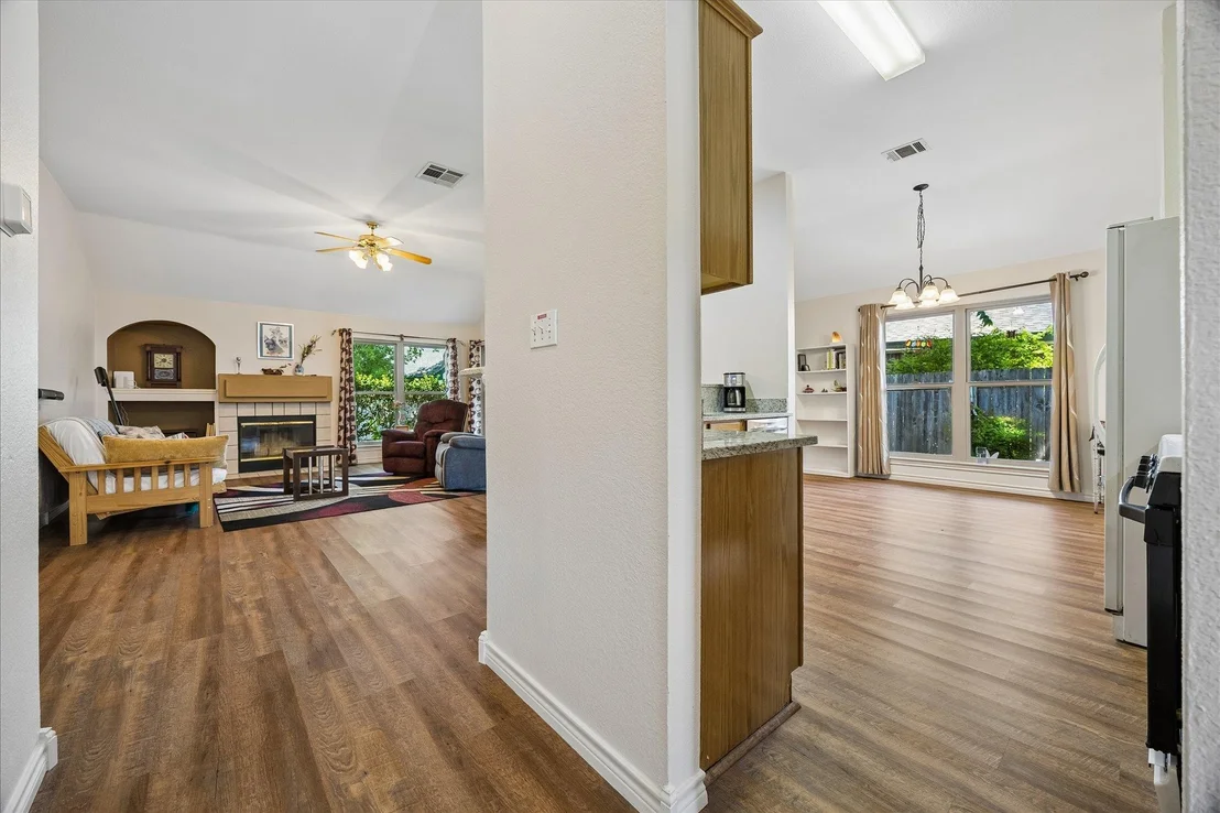 Photo of 111 Finch LN