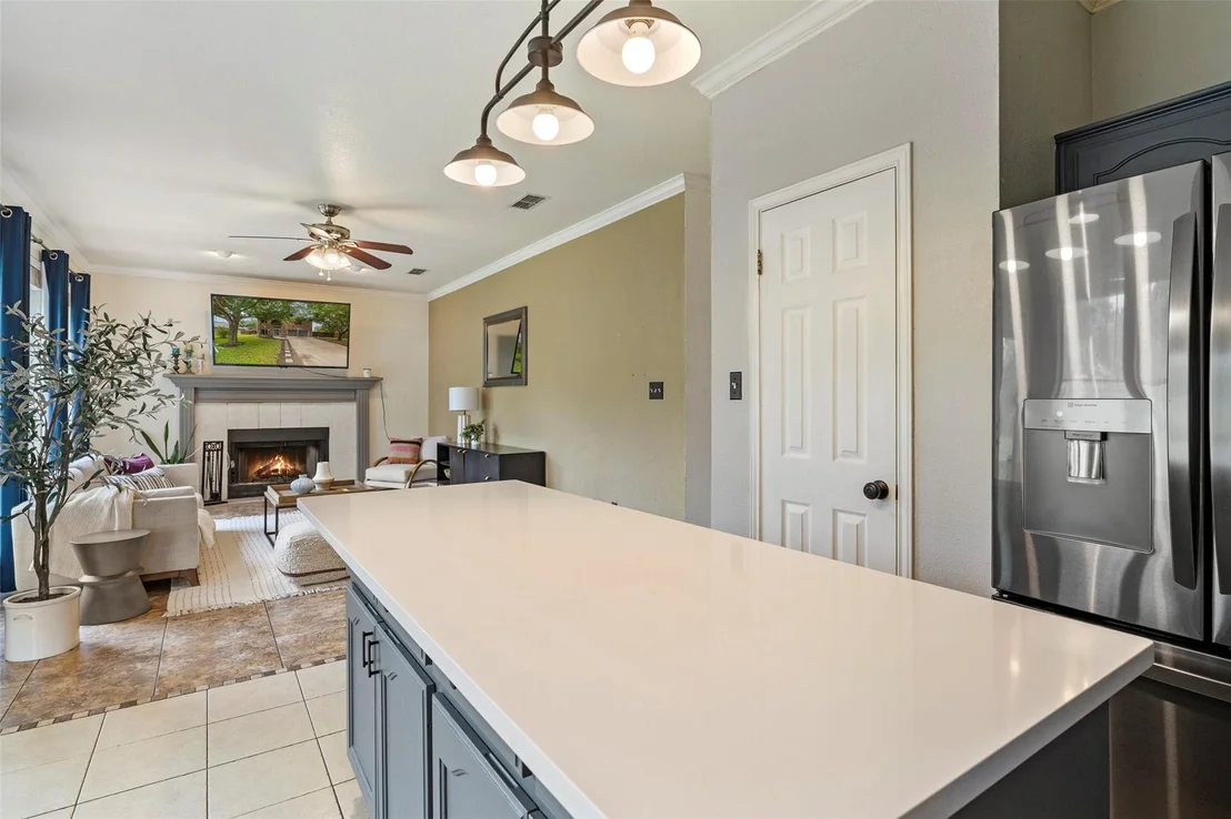Photo of 900 Laurel CV