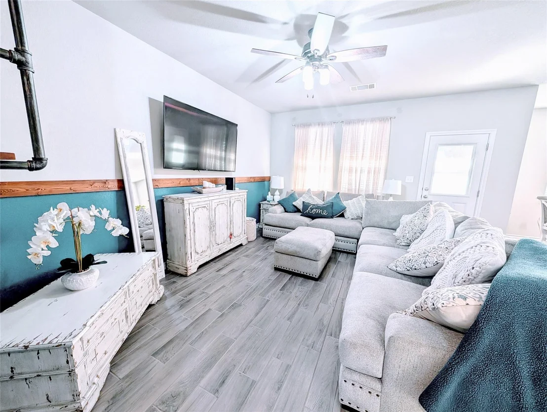 Photo of 226 Thornless CIR