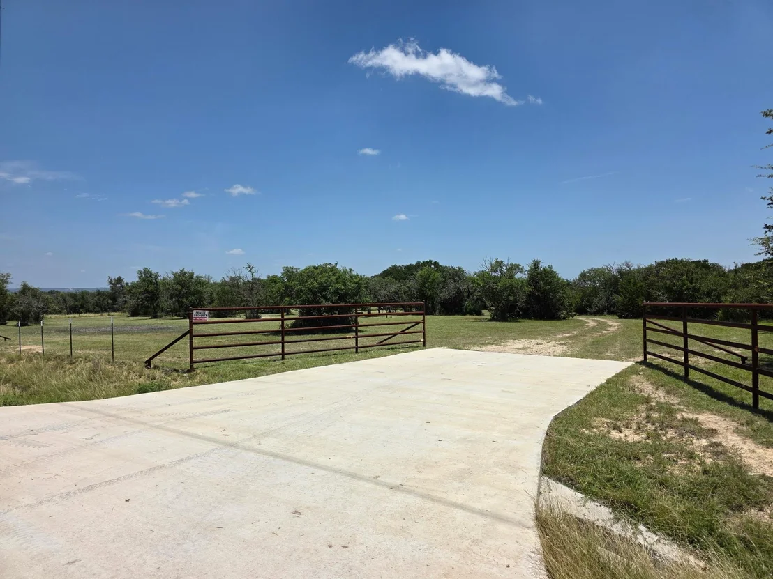Photo of 237 Oak Glen LN
