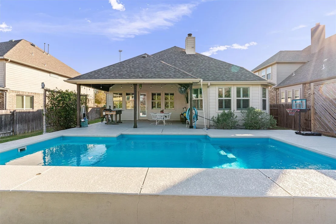 Photo of 3704 Gildas PATH