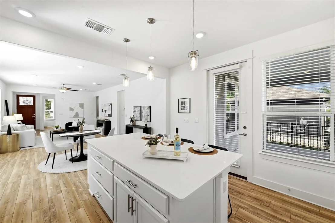 Photo of 702 Kitty Hawk RD