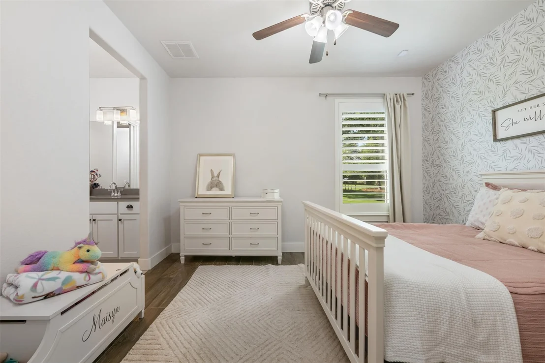 Photo of 220 Highland Oaks