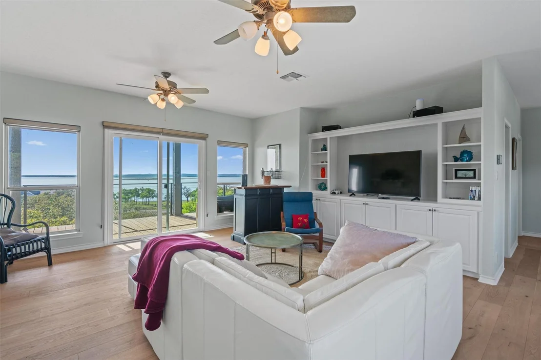 Photo of 4401 Sunset Cliff RD