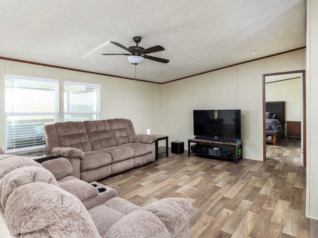 Photo of 2877 County Road 463 RD