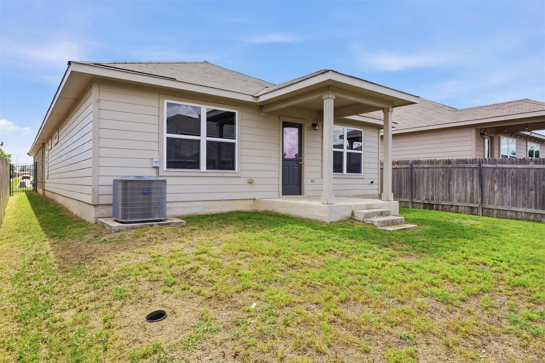 Photo of 201 Yoakum ST