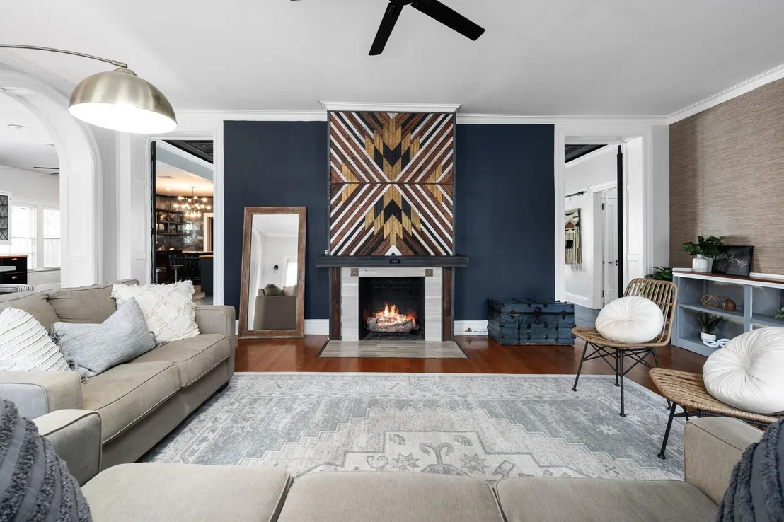 Photo of 445 N Wall ST