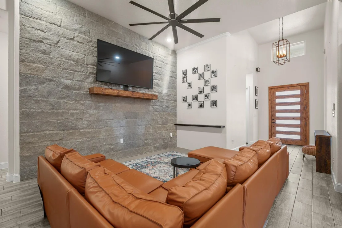 Photo of 136 Greg LN