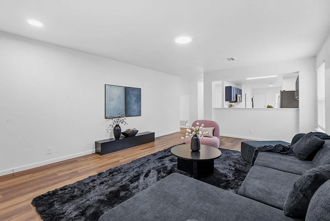 Photo of 114 Loryn DR
