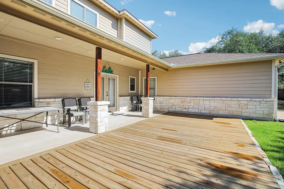 Photo of 600 Augusta CIR N
