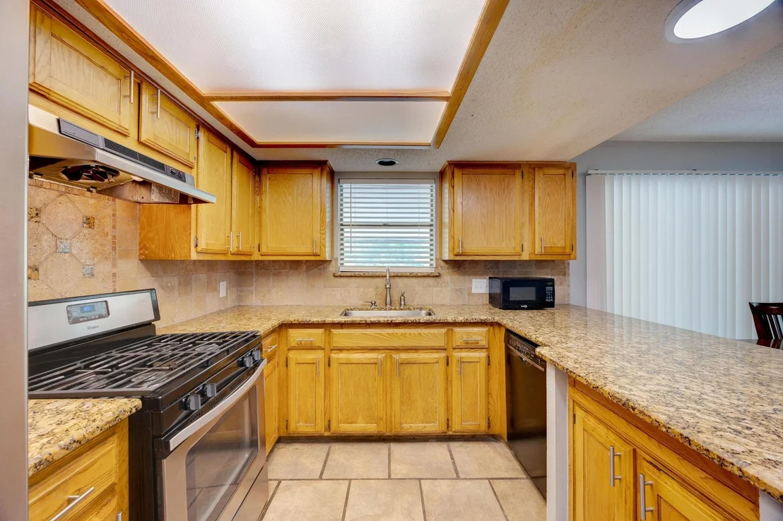 Photo of 2308 Stratford DR