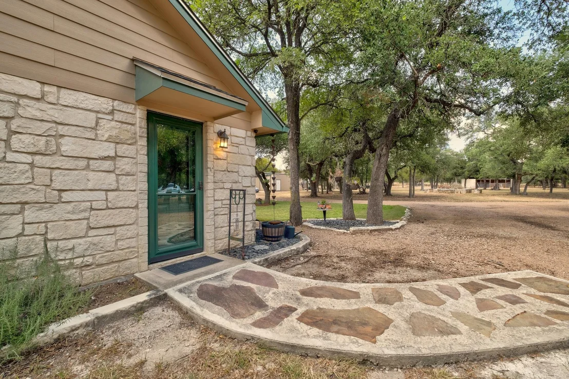 Photo of 1200 County Road 233