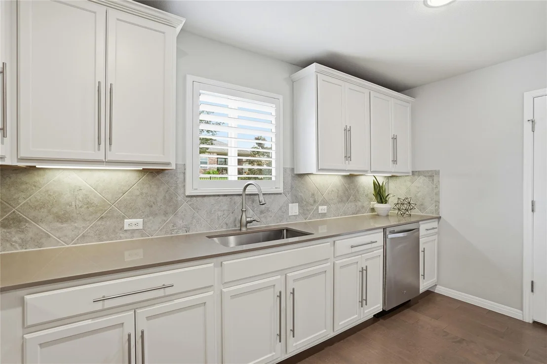 Photo of 821 Hamilton LN