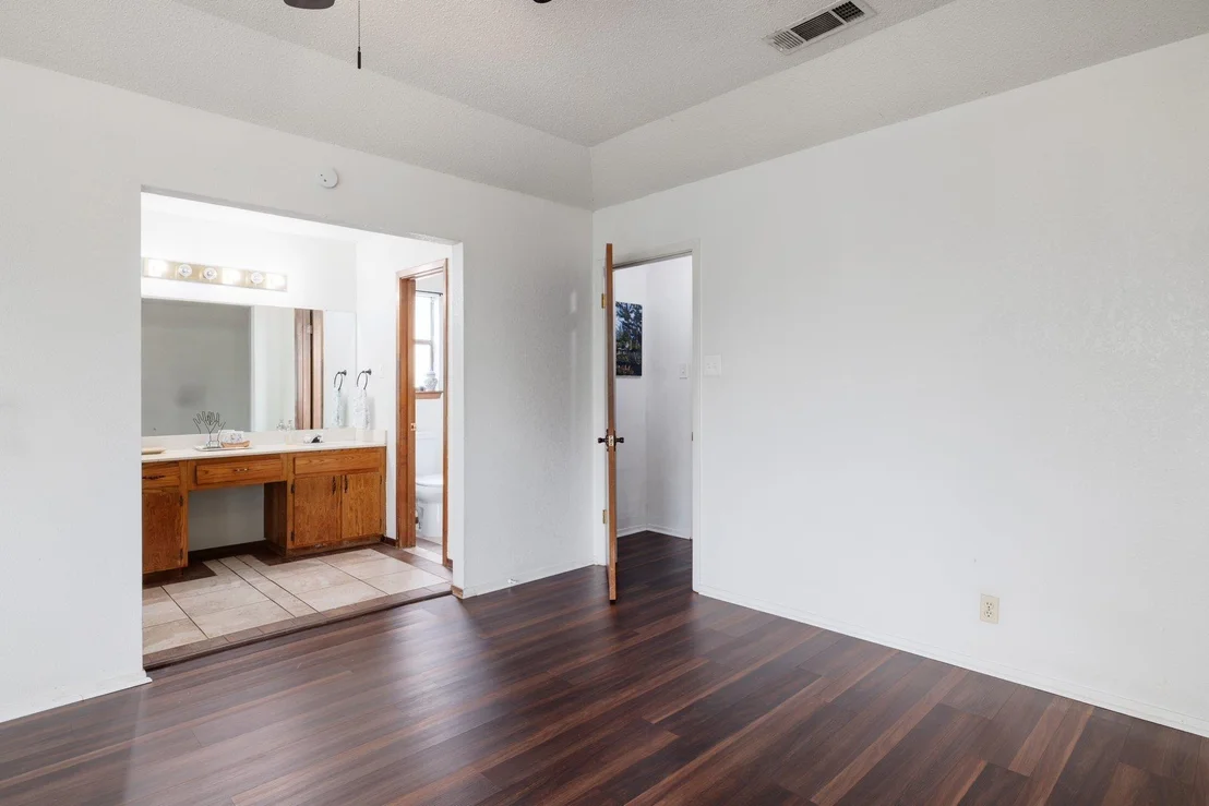 Photo of 405 Brookhollow DR