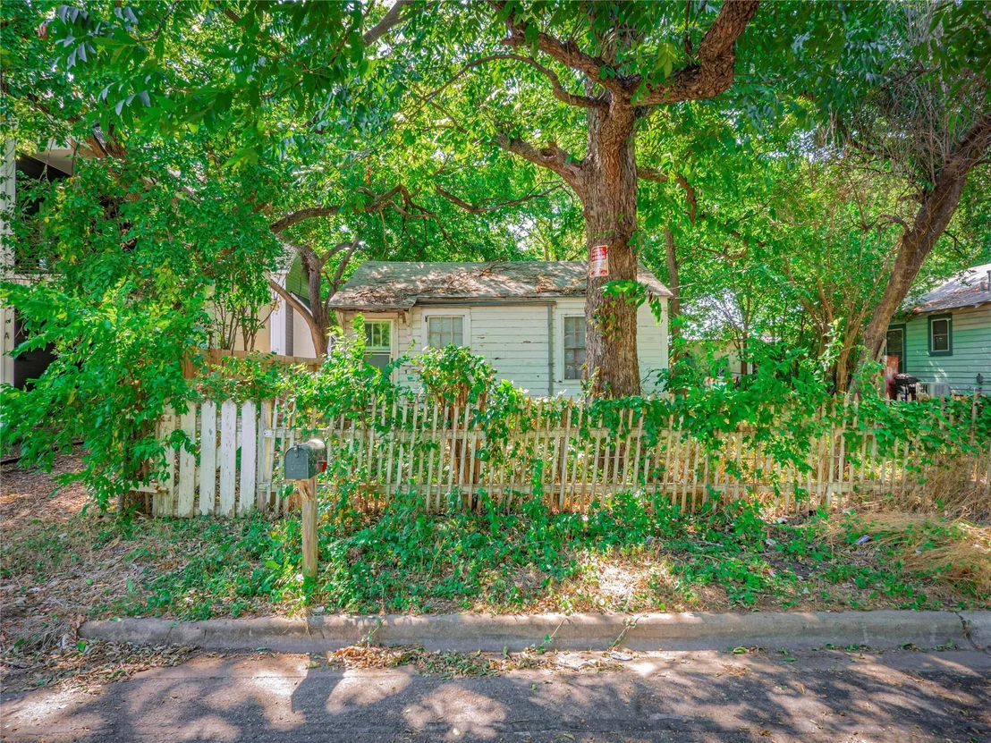 Photo of 505 & 507 Vermont RD