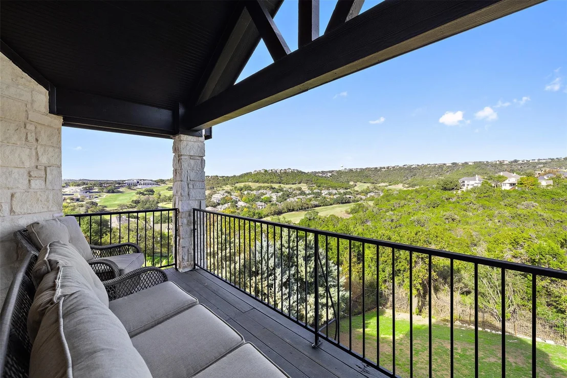 Photo of 3833 River Place BLVD