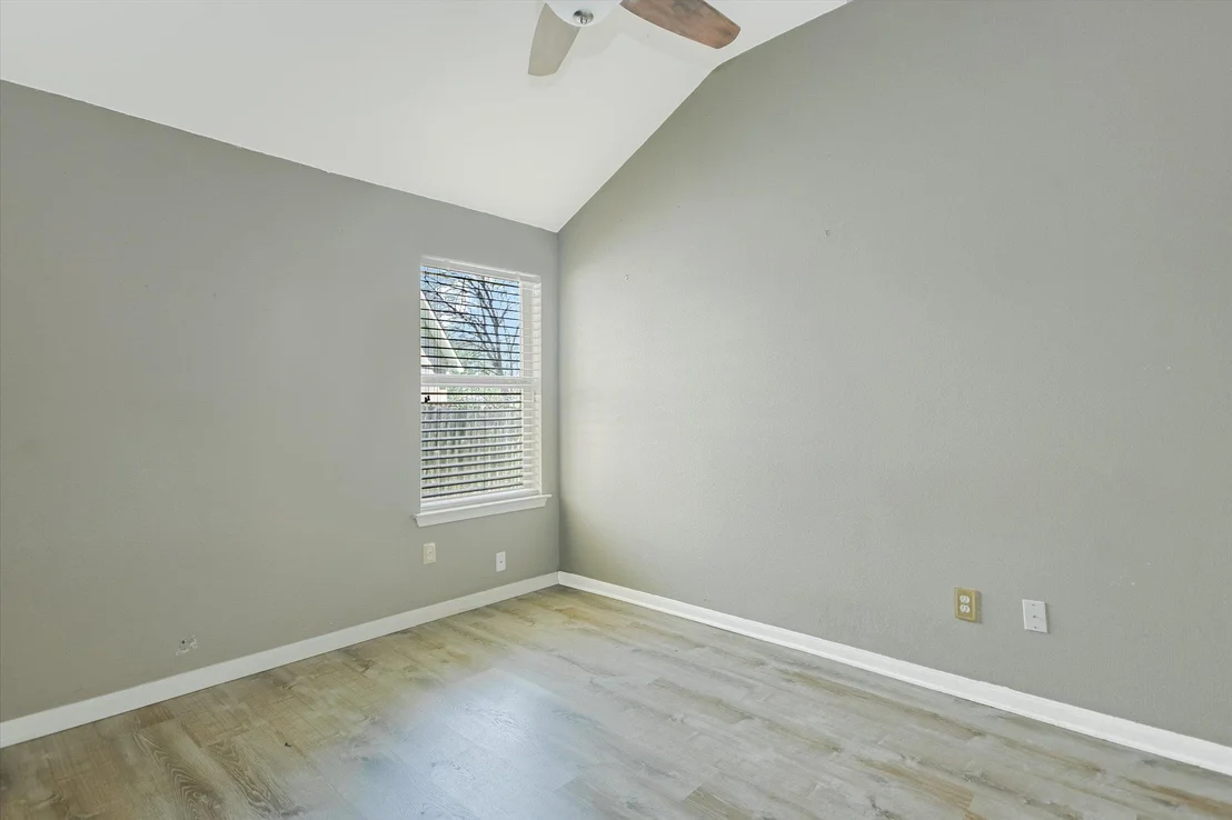 Photo of 405 Geyser Ave