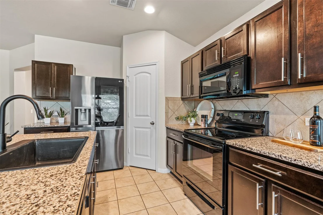 Photo of 505 Liard River RD