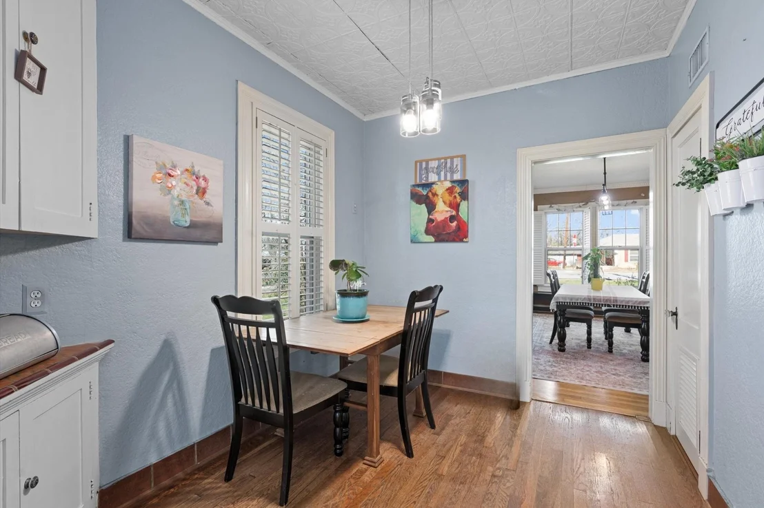 Photo of 1543 W Clark ST