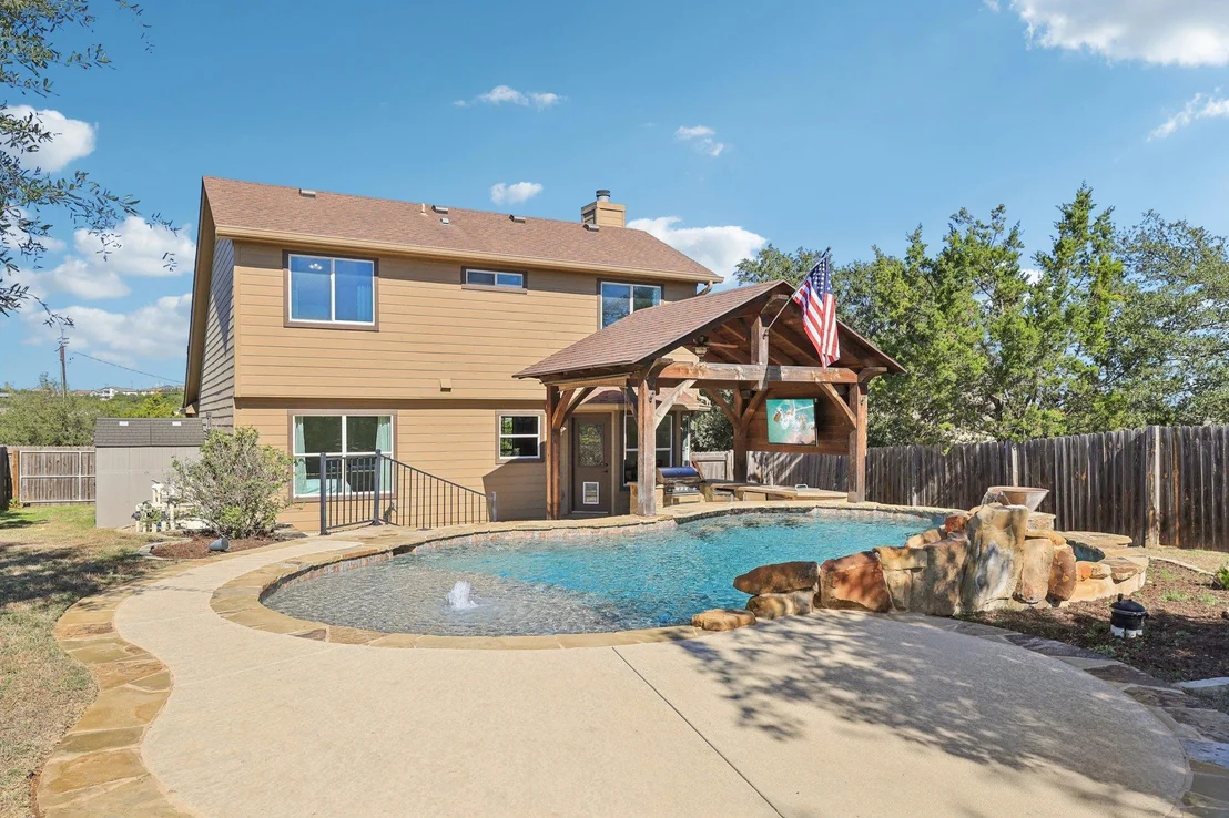 Photo of 840 Scenic CIR