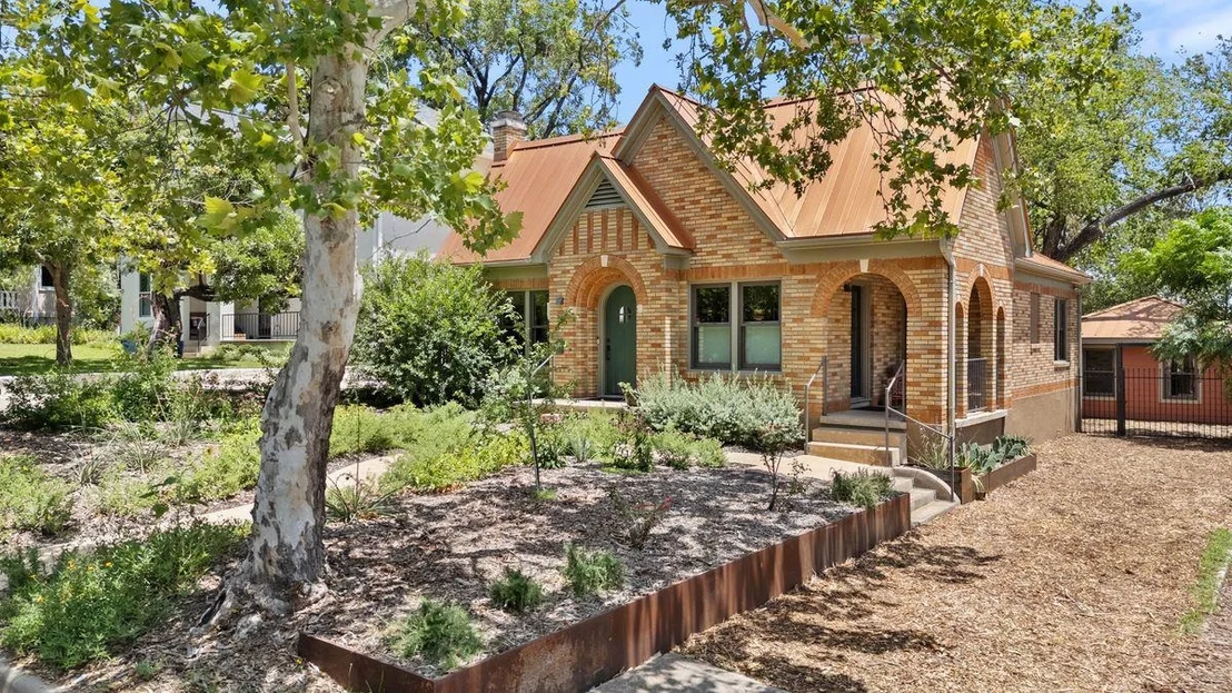Photo of 704 Texas Ave