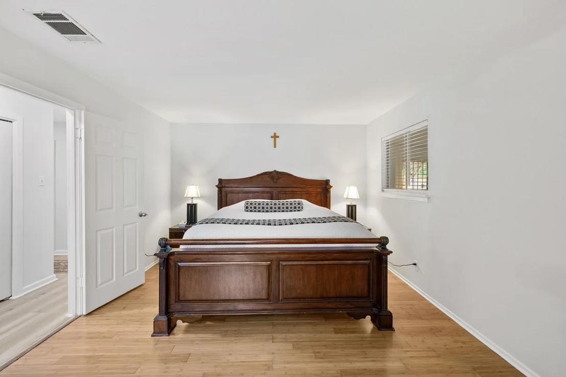 Photo of 607 Elderberry CV