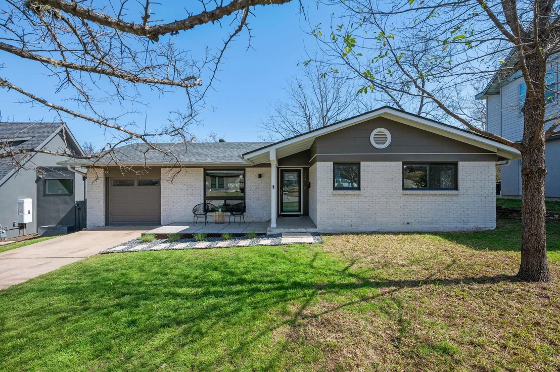 Photo of 2415 Little John LN