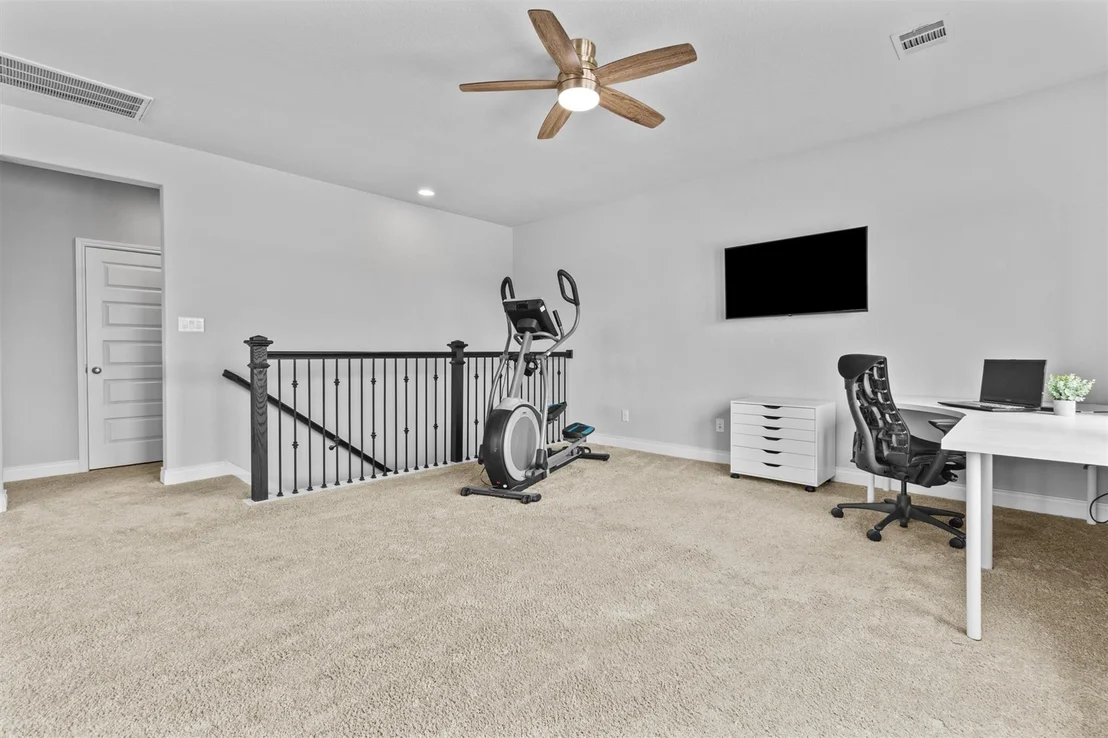 Photo of 120 Freeman Loop LOOP