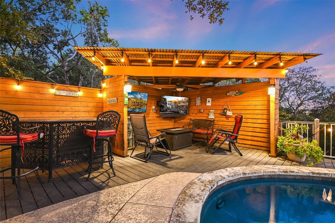 Photo of 9105 Bluegrass DR