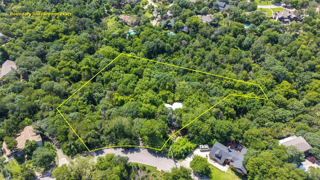 Photo of 3001 White Oak DR
