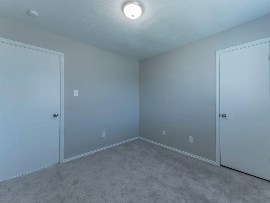 Photo of 1807 Parkwood DR
