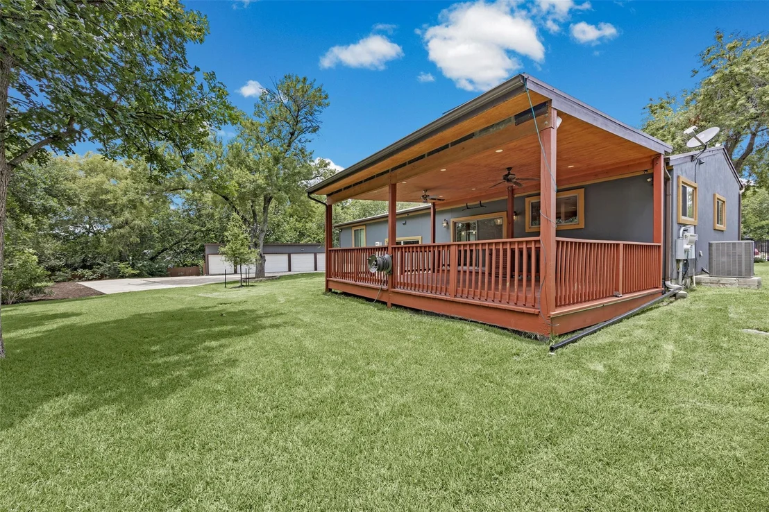 Photo of 5106 Spruce CV