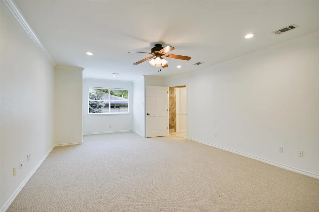 Photo of 700 Beachwood