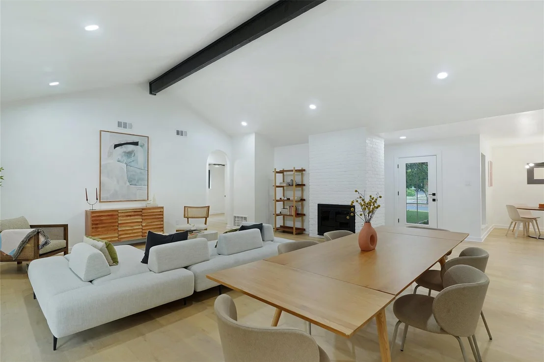 Photo of 7403 West Gate BLVD