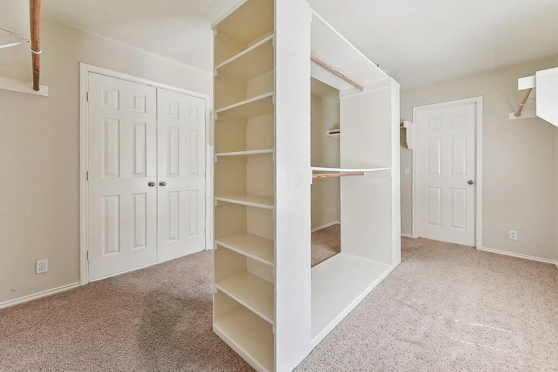 Photo of 3998 Lord Byron CIR