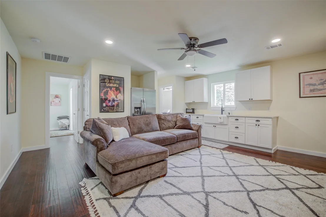Photo of 7917 Forest View DR